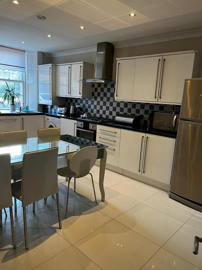 West End -Stunning, 2 Bedroom, Main Door Flat With Private Parking Glasgow Zewnętrze zdjęcie