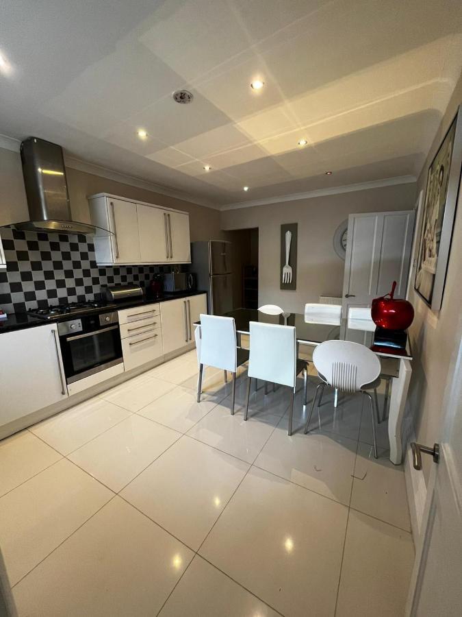 West End -Stunning, 2 Bedroom, Main Door Flat With Private Parking Glasgow Zewnętrze zdjęcie